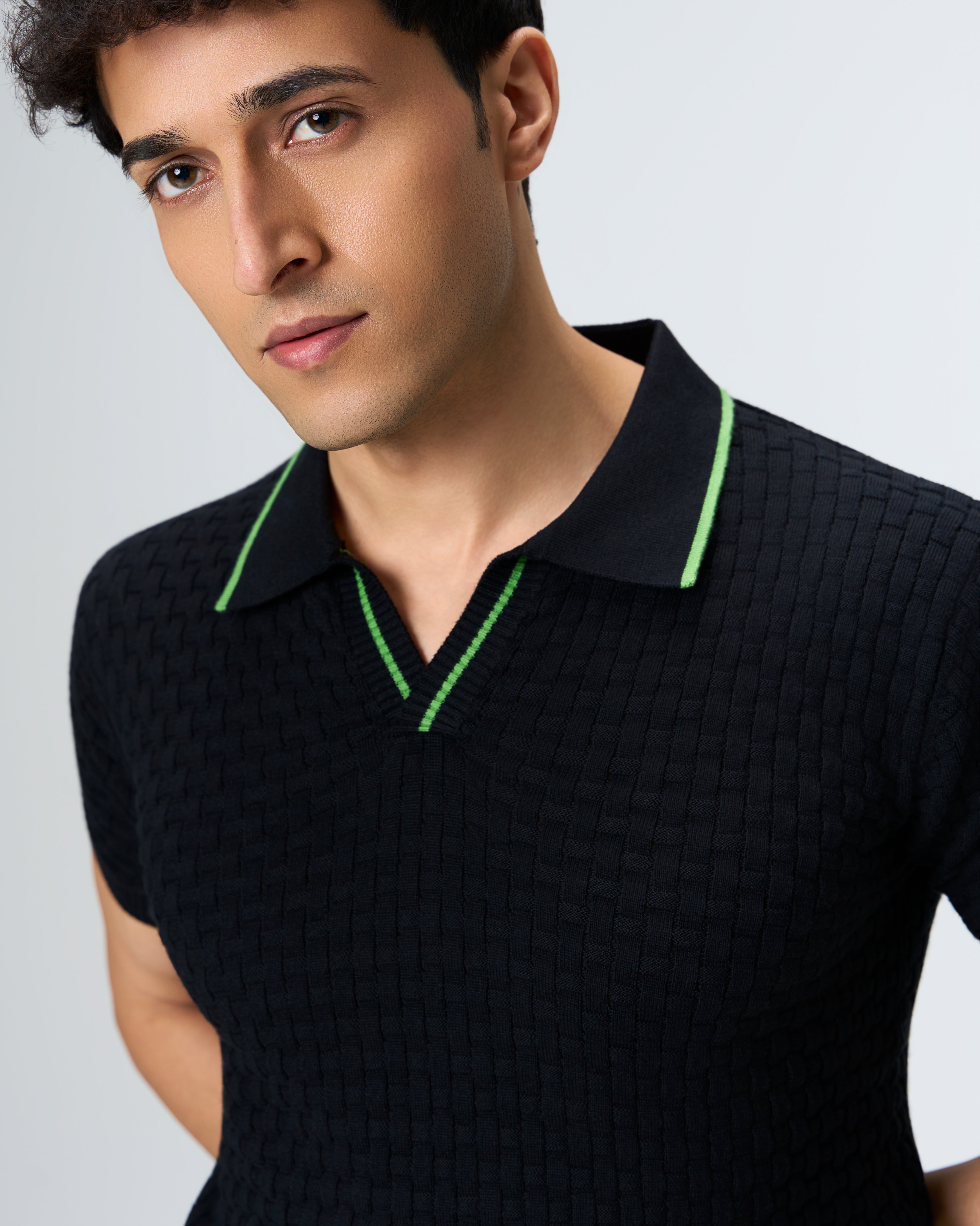 Ink Black Basket V-Polo Grass Green Piping