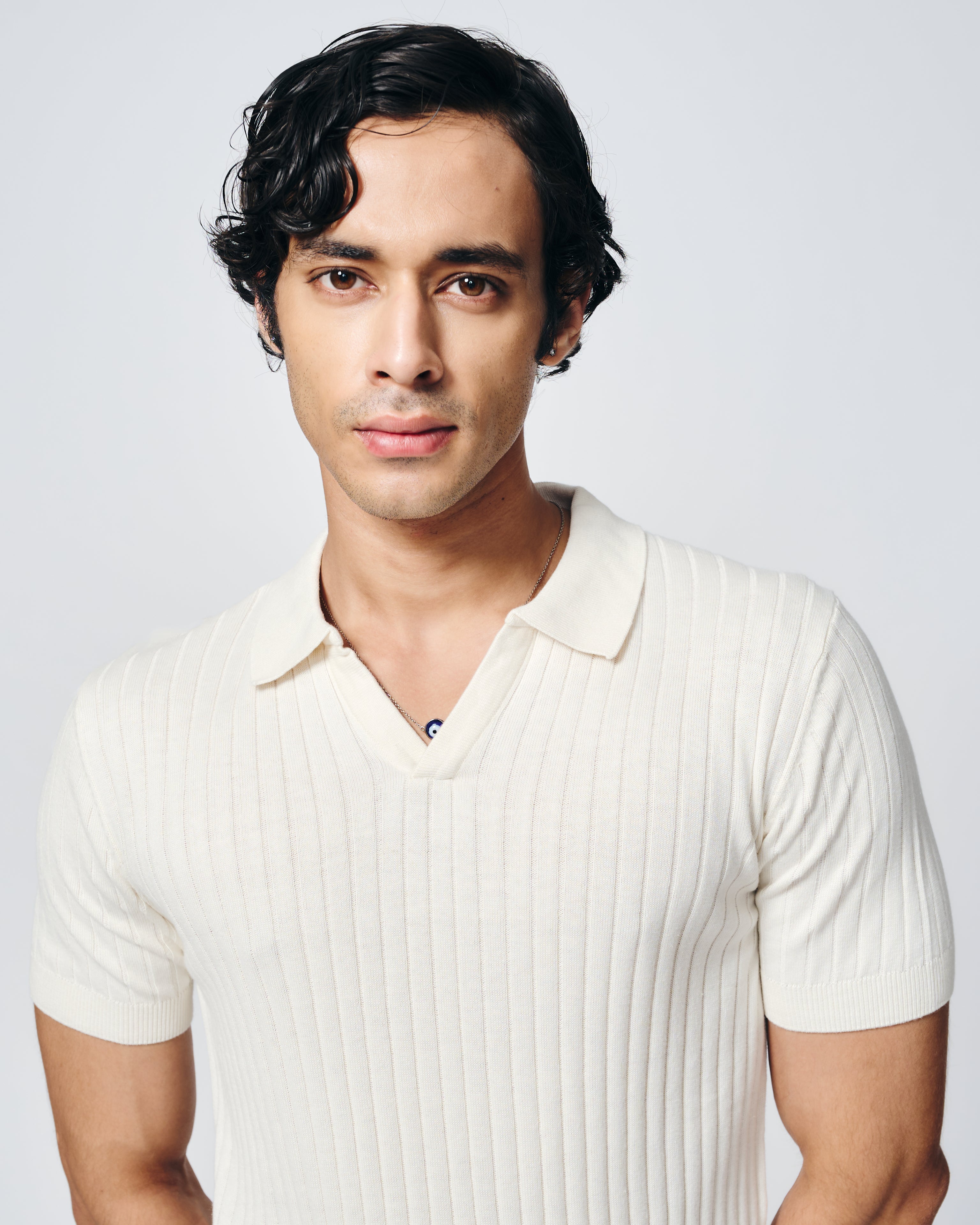 SOFT WHITE COTTON-BAMBOO V-NECK DROP NEEDLE POLO T-SHIRT
